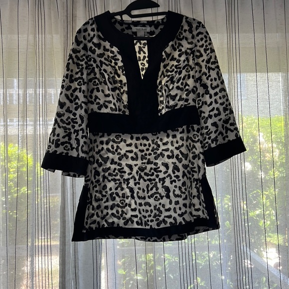 White House Black Market Tops - Summer top